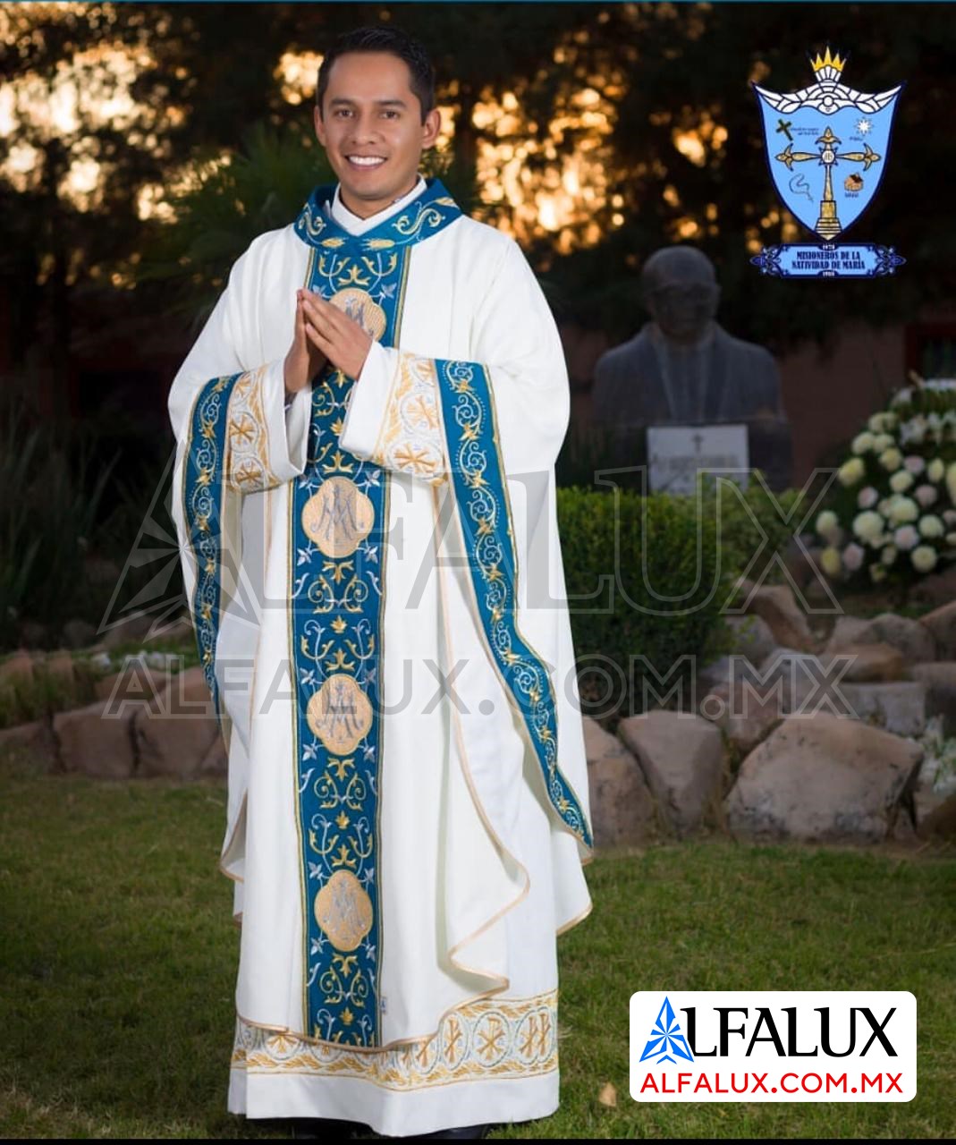 07 JHS MA Casulla Alfalux Blanco Laterales Azul Turqueza CLLOBordP Abel Mtz